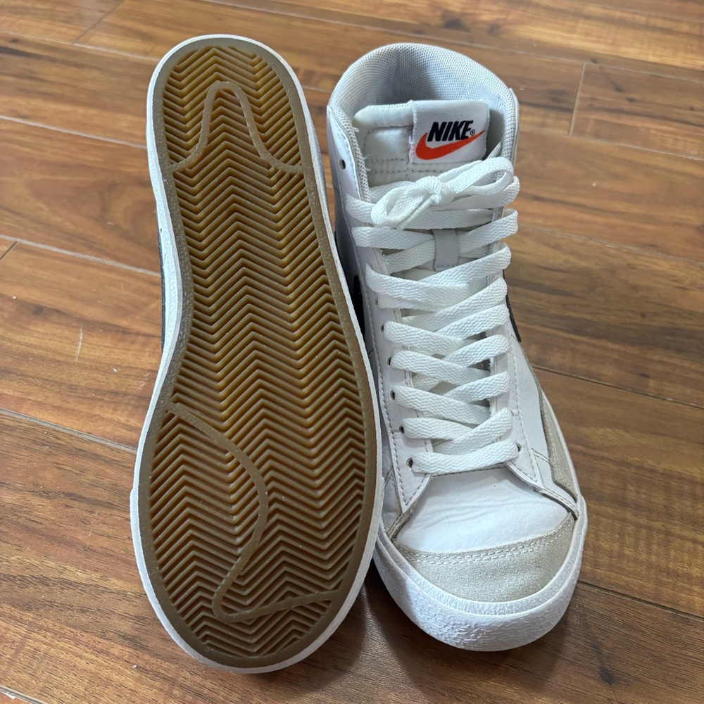 Nike White High-Top Sneakers with Black Swoosh and Beige Accents - Picture 5 of 7